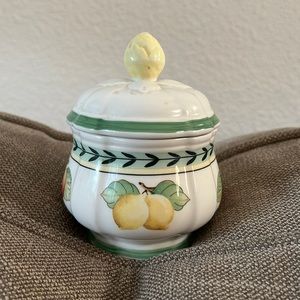 Villeroy & Boch French Garden Fleurence sugar bowl.